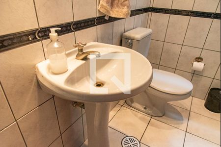 Casa para alugar com 240m², 8 quartos e 2 vagasLavabo