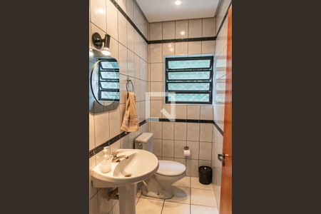 Casa para alugar com 240m², 8 quartos e 2 vagasLavabo