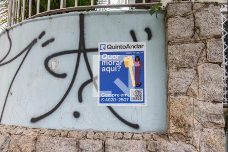 Casa para alugar com 240m², 8 quartos e 2 vagasFachada