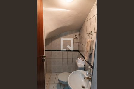 Casa para alugar com 240m², 8 quartos e 2 vagasLavabo