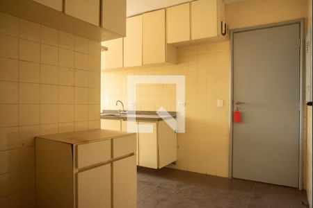 Apartamento à venda com 257m², 5 quartos e 4 vagasCozinha