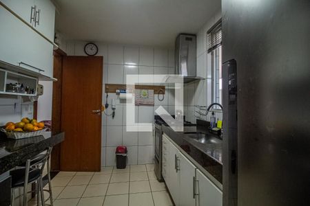 Cozinha de apartamento à venda com 2 quartos, 100m² em Itapoã, Belo Horizonte