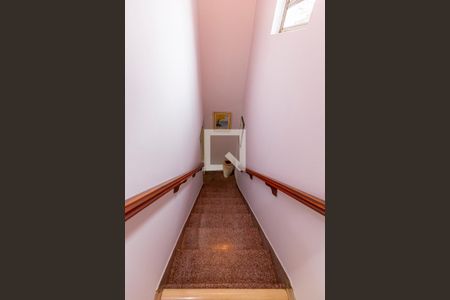 Escada  de casa à venda com 3 quartos, 198m² em Jardim Ipanema, Santo André