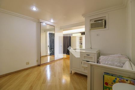 Apartamento à venda com 186m², 4 quartos e 3 vagasSuíte 2