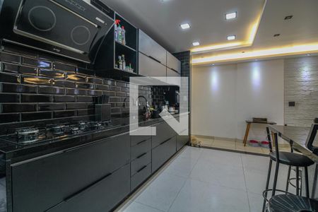 Apartamento à venda com 186m², 4 quartos e 3 vagasCozinha e Área de Serviço