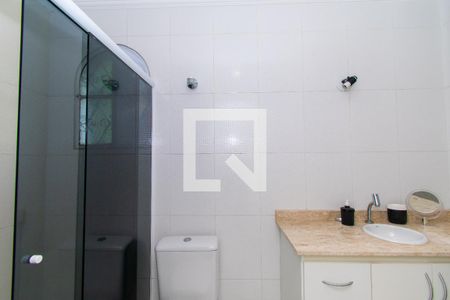 Casa à venda com 415m², 4 quartos e 5 vagasBanheiro da Suíte 1