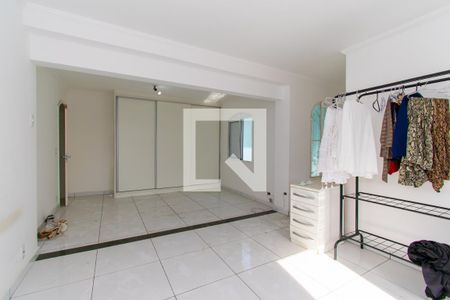 Casa à venda com 415m², 4 quartos e 5 vagasSuíte 2