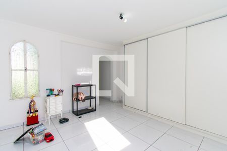 Casa à venda com 415m², 4 quartos e 5 vagasSuíte 1