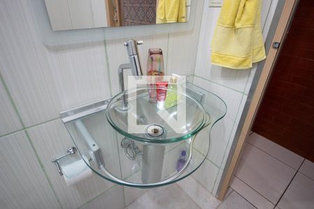 Casa à venda com 100m², 3 quartos e 2 vagasBanheiro 