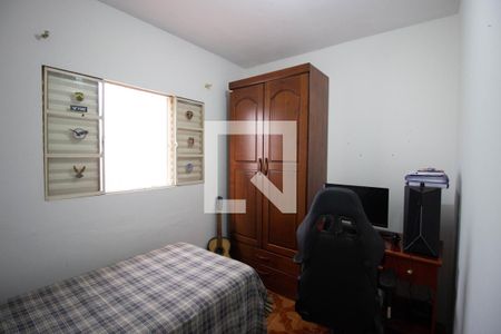 Casa à venda com 100m², 3 quartos e 2 vagasQuarto 2