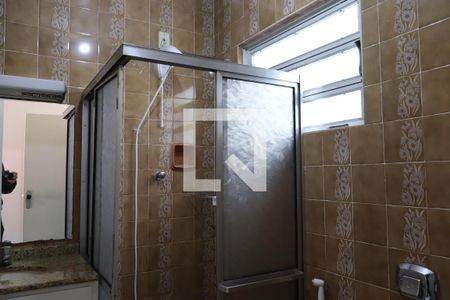 Casa à venda com 240m², 4 quartos e 2 vagasBanheiro da Suíte