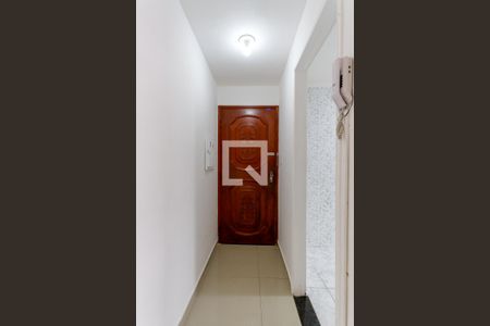 Corredor Entrada de apartamento para alugar com 2 quartos, 75m² em Vila Irmãos Arnoni, São Paulo