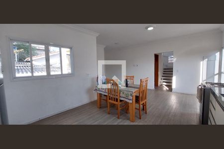 Casa para alugar com 460m², 4 quartos e 4 vagas Casa para alugar com 460m², 4 quartos e 4 vagasCozinha