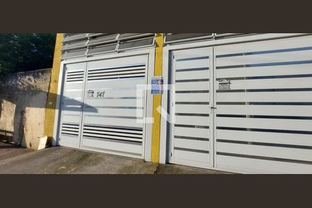 Casa para alugar com 460m², 4 quartos e 4 vagas Casa para alugar com 460m², 4 quartos e 4 vagasFachada