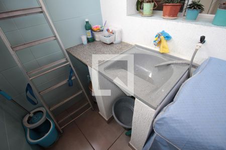 Casa de condomínio à venda com 71m², 2 quartos e 1 vagaÁrea de Serviço