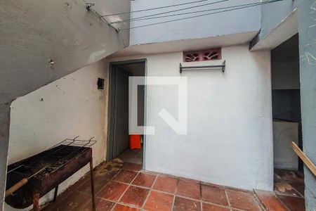 Casa à venda com 240m², 6 quartos e 3 vagas Casa à venda com 240m², 6 quartos e 3 vagasQuintal