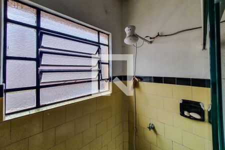 Casa à venda com 240m², 6 quartos e 3 vagas Casa à venda com 240m², 6 quartos e 3 vagasBanheiro 2