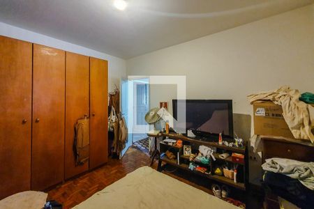 Casa à venda com 240m², 6 quartos e 3 vagas Casa à venda com 240m², 6 quartos e 3 vagasQuarto 3