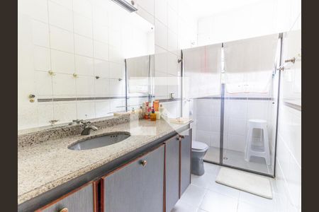 Casa para alugar com 352m², 3 quartos e 4 vagasBanheiro