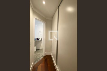 Casa de condomínio à venda com 3500m², 4 quartos e 16 vagasBanheiro da Suíte 4