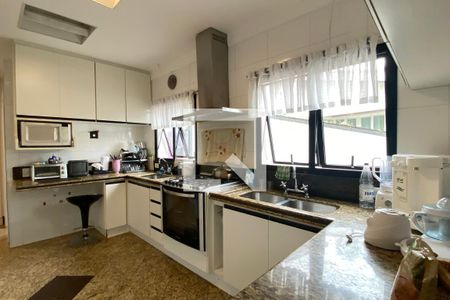 Casa de condomínio à venda com 3500m², 4 quartos e 16 vagasCozinha