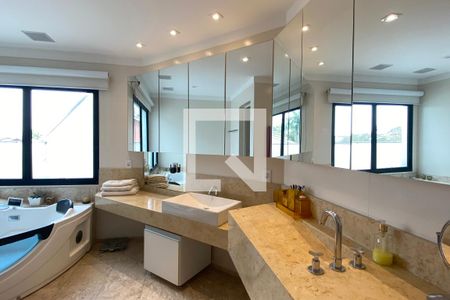 Casa de condomínio à venda com 3500m², 4 quartos e 16 vagasBanheiro da Suíte 1