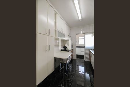 Apartamento para alugar com 92m², 2 quartos e 2 vagasCozinha