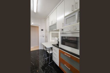 Apartamento para alugar com 92m², 2 quartos e 2 vagasCozinha