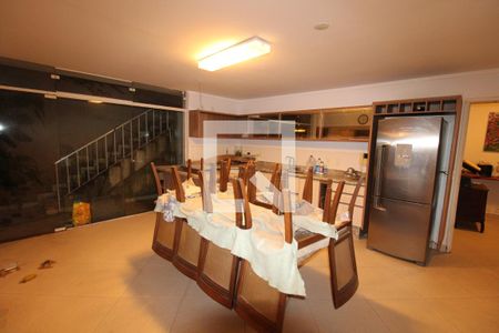 Casa à venda com 350m², 4 quartos e 4 vagasÁrea de Lazer