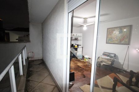 Casa à venda com 350m², 4 quartos e 4 vagasQuarto 1 - Varanda