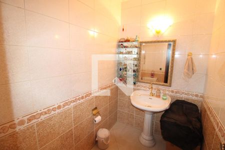 Casa à venda com 350m², 4 quartos e 4 vagasLavabo