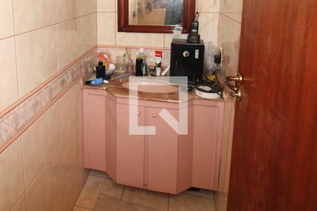 Casa à venda com 350m², 4 quartos e 4 vagasBanheiro 1