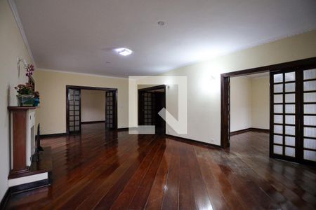 Sala de casa de condomínio para alugar com 7 quartos, 500m² em Paisagem Renoir, Cotia