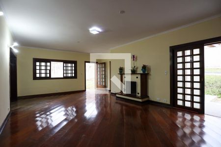 Sala de casa de condomínio para alugar com 7 quartos, 500m² em Paisagem Renoir, Cotia