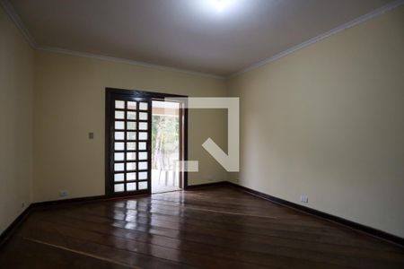 Salinha / quarto 1 de casa de condomínio para alugar com 7 quartos, 500m² em Paisagem Renoir, Cotia