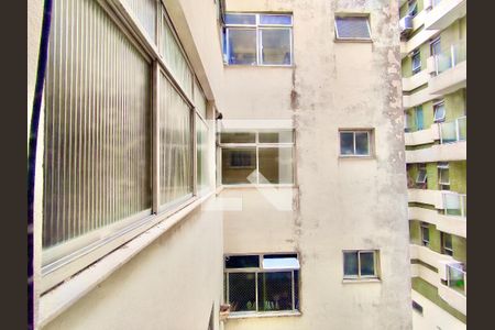 Apartamento à venda com 205m², 4 quartos e 3 vagas Apartamento à venda com 205m², 4 quartos e 3 vagasQuarto 3 vista