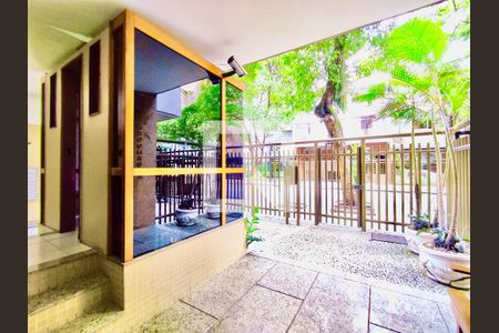 Apartamento à venda com 205m², 4 quartos e 3 vagas Apartamento à venda com 205m², 4 quartos e 3 vagasFachada