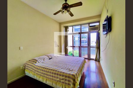 Apartamento à venda com 205m², 4 quartos e 3 vagas Apartamento à venda com 205m², 4 quartos e 3 vagasSuíte