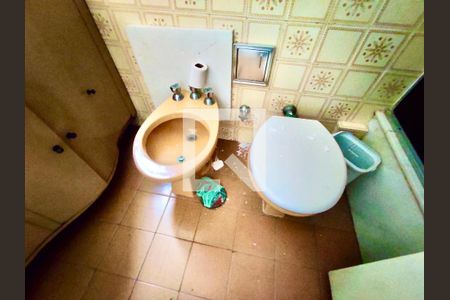 Apartamento à venda com 205m², 4 quartos e 3 vagas Apartamento à venda com 205m², 4 quartos e 3 vagasBanheiro social