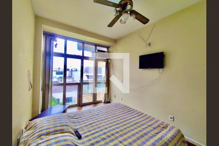 Apartamento à venda com 205m², 4 quartos e 3 vagas Apartamento à venda com 205m², 4 quartos e 3 vagasSuíte