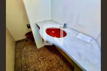 Apartamento à venda com 205m², 4 quartos e 3 vagas Apartamento à venda com 205m², 4 quartos e 3 vagasLavabo Lavabo