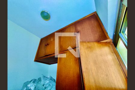 Apartamento à venda com 205m², 4 quartos e 3 vagas Apartamento à venda com 205m², 4 quartos e 3 vagasQuarto serviço