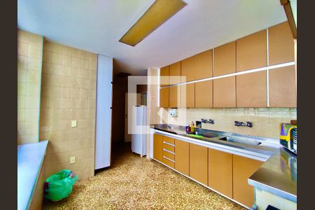 Apartamento à venda com 205m², 4 quartos e 3 vagas Apartamento à venda com 205m², 4 quartos e 3 vagasCopa / Cozinha