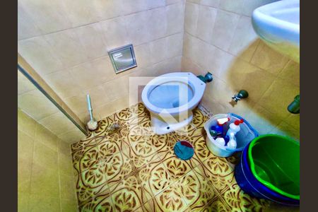 Apartamento à venda com 205m², 4 quartos e 3 vagas Apartamento à venda com 205m², 4 quartos e 3 vagasBanheiro serviço