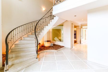 Casa à venda com 880m², 5 quartos e 8 vagasHall