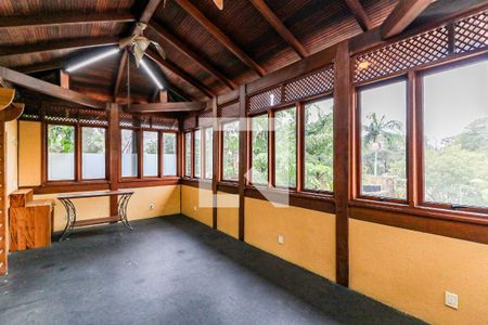 Casa à venda com 880m², 5 quartos e 8 vagasÁrea Gourmet