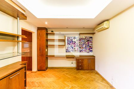 Casa à venda com 880m², 5 quartos e 8 vagasSuíte 1