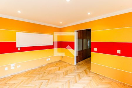 Casa à venda com 880m², 5 quartos e 8 vagasSuíte 2