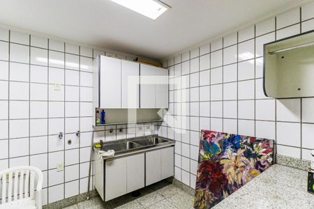 Casa à venda com 880m², 5 quartos e 8 vagasÁrea de Serviço