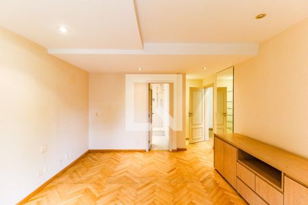 Casa à venda com 880m², 5 quartos e 8 vagasSuíte 3